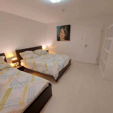 Several Different Rooms, Newly Furnished, In A New House In Vichten Exterior foto